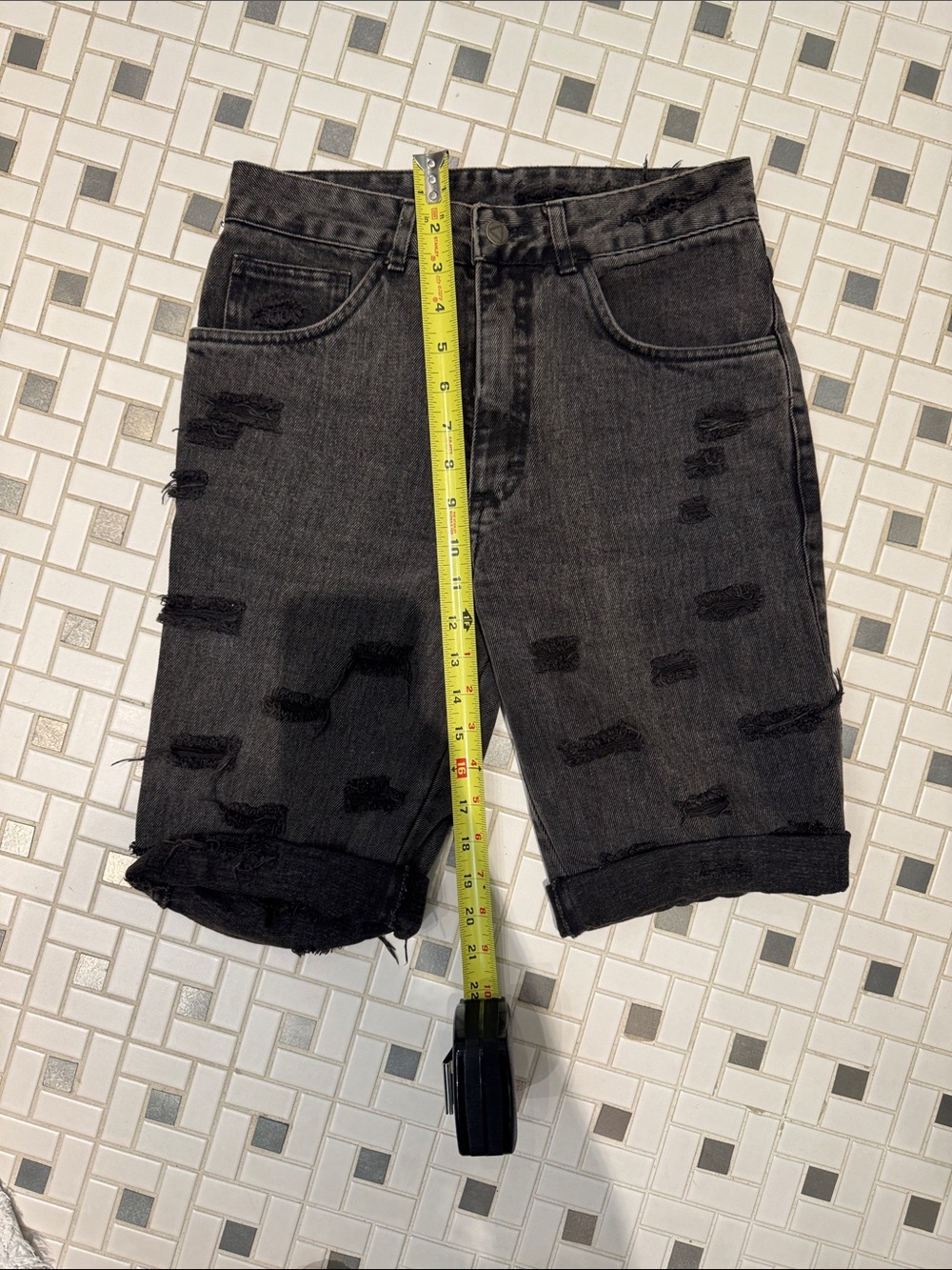 Vintage Sensi From Italia- distressed Denim Bermuda shorts - Picture 6 of 6
